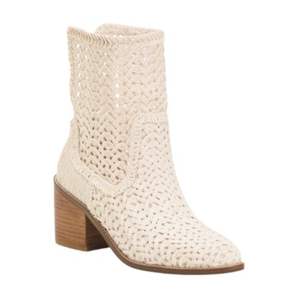 NEW KELSI DAGGER Shell Emery Crochet Booties - Picture 1 of 3